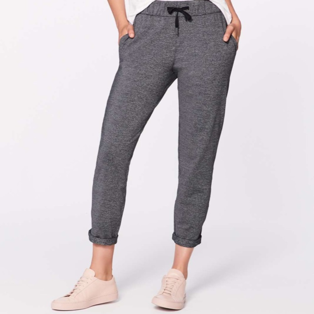 Lululemon On The Fly Pant Size 6 Heathered Black
